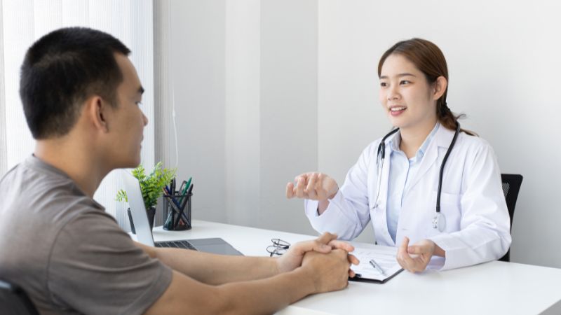 Tiêm thuốc bổ não nhiều có tốt không? Cảnh báo tác dụng phụ khi tiêm thuốc bổ não