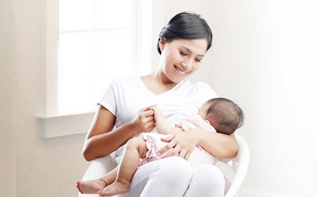 Cho con bú có uống bổ não được không?